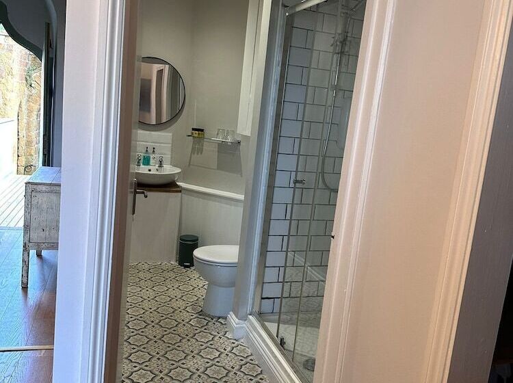 酒店 Castle At Edgehill