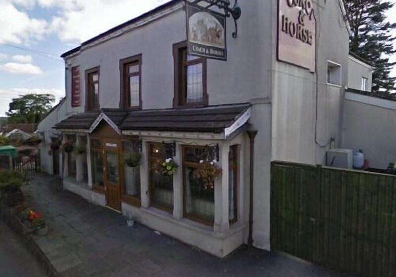 호텔 The Coach & Horses Inn