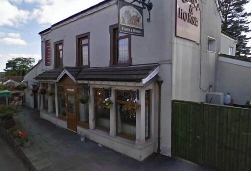 호텔 The Coach & Horses Inn