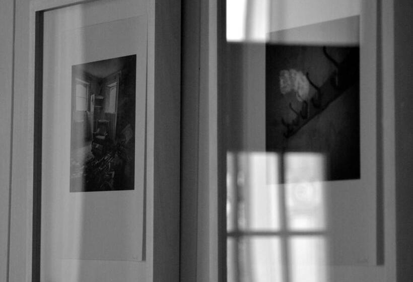 Отель The Courie Inn