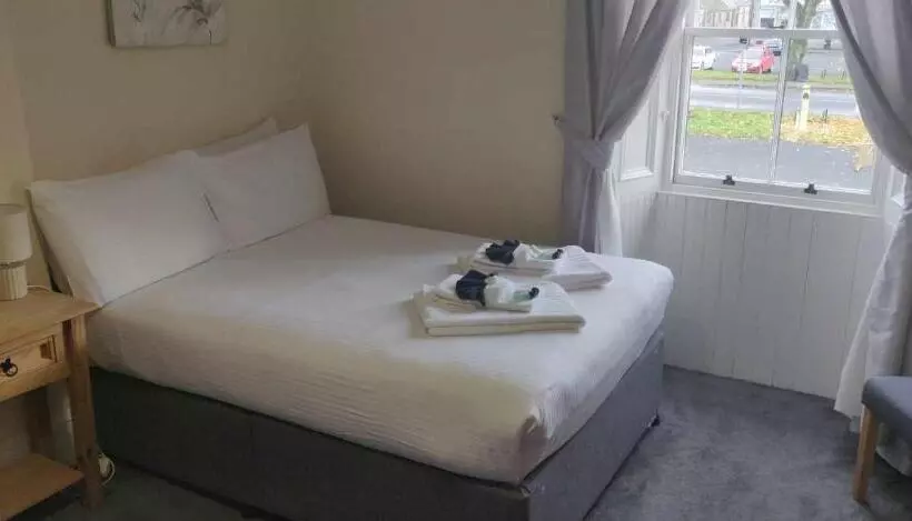 ホテル The Grapes