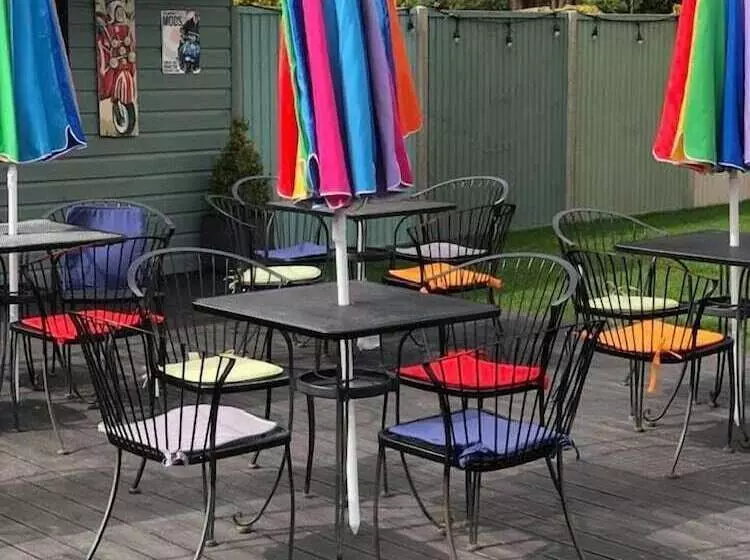 هتل The Holroyd Arms