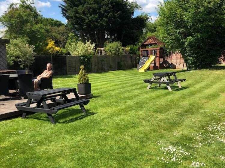 فندق The Holroyd Arms