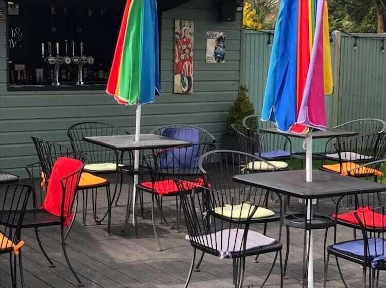 فندق The Holroyd Arms