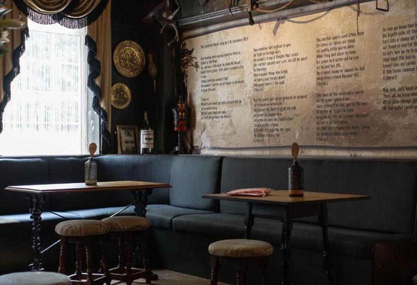 Отель The Lambton Worm