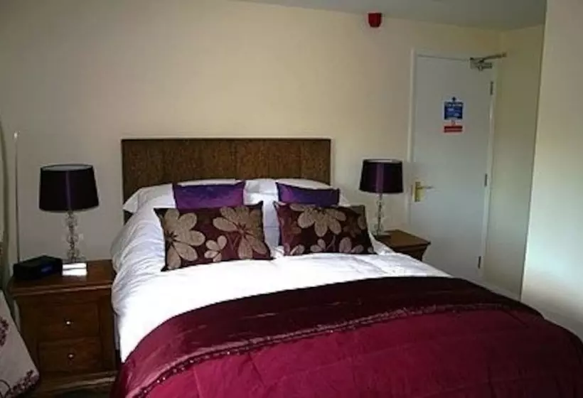 Hotel Lazy Otter Pub Restaurant