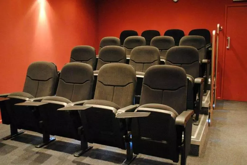 בית מלון כפרי The Longboat Inn