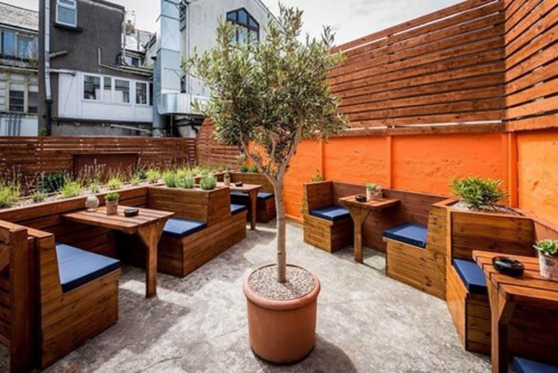 酒店 The Longboat Inn