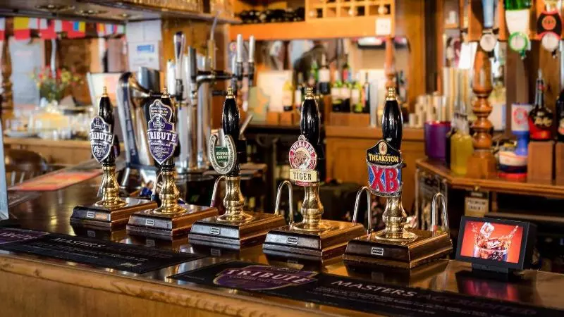 בית מלון כפרי The Longboat Inn