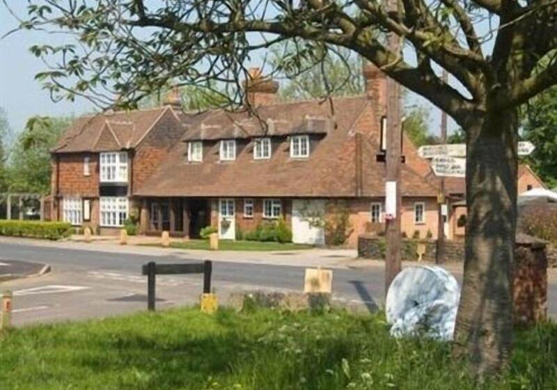 فندق The Percy Arms