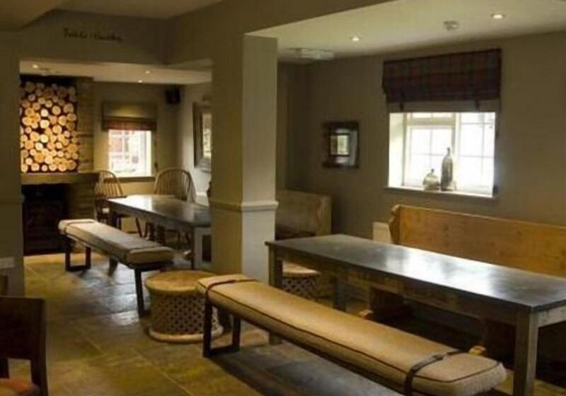 فندق The Percy Arms