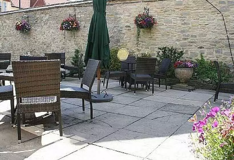 هتل The Punchbowl Inn