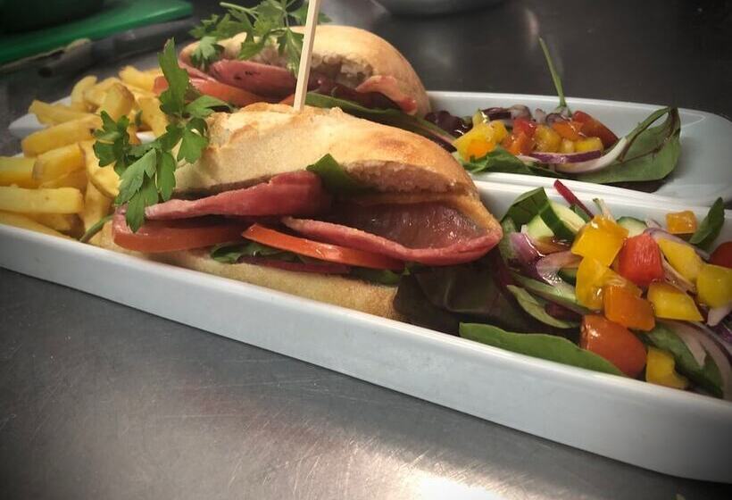 ホテル The Punchbowl Inn