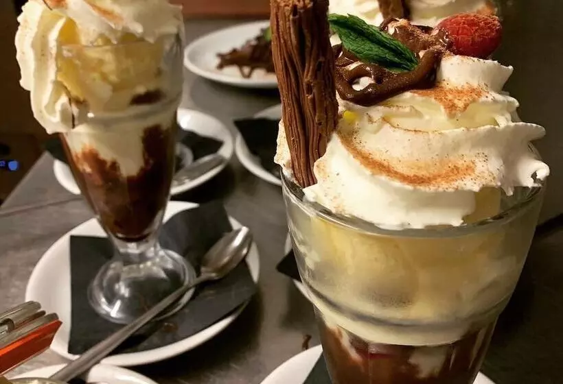 هتل The Punchbowl Inn