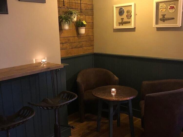 ホテル The Punchbowl Inn