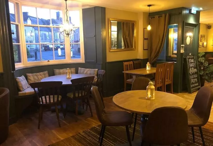 هتل The Punchbowl Inn