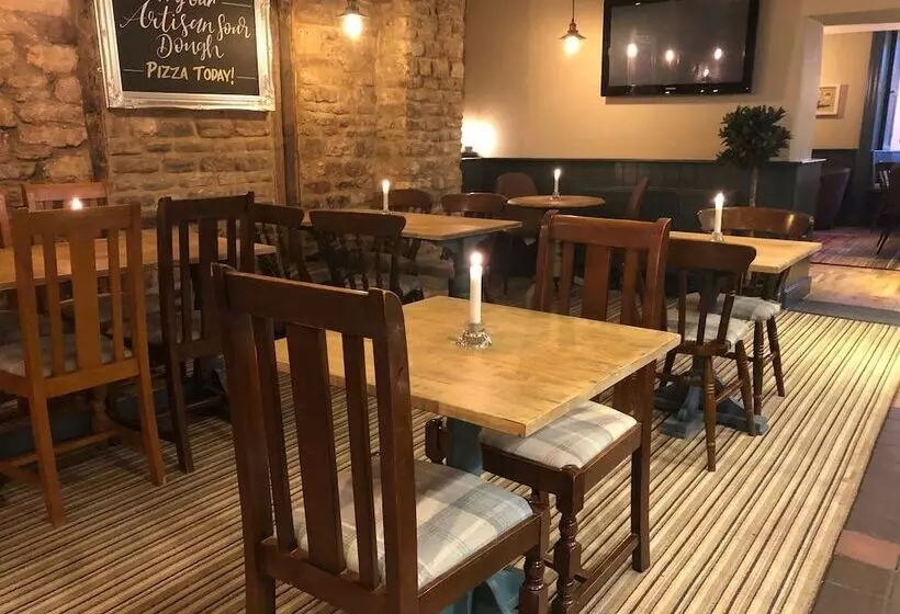 هتل The Punchbowl Inn