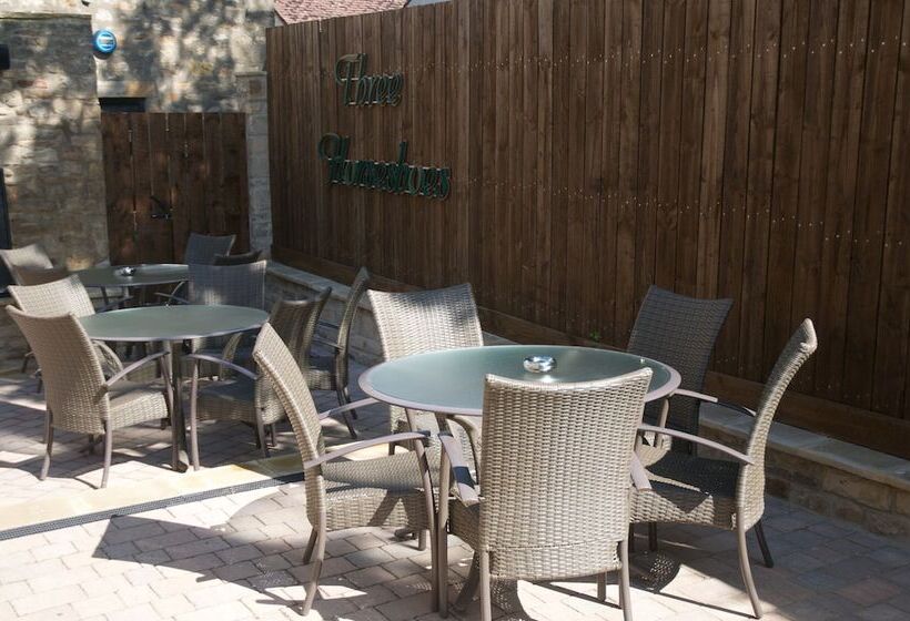 ホテル The Three Horseshoes