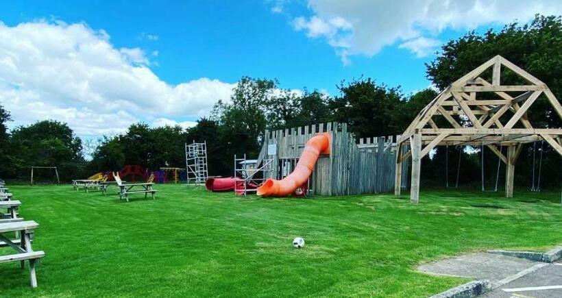 ホテル Three Horseshoes Country Inn