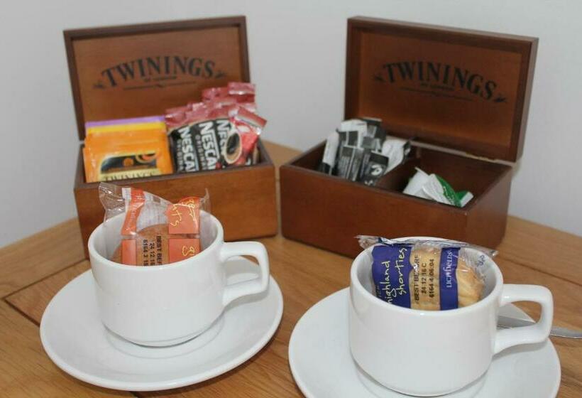 ホテル Three Horseshoes Country Inn