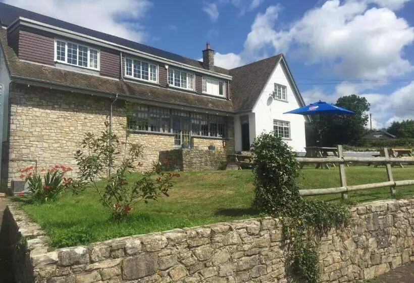 Otel Three Horseshoes Country Inn