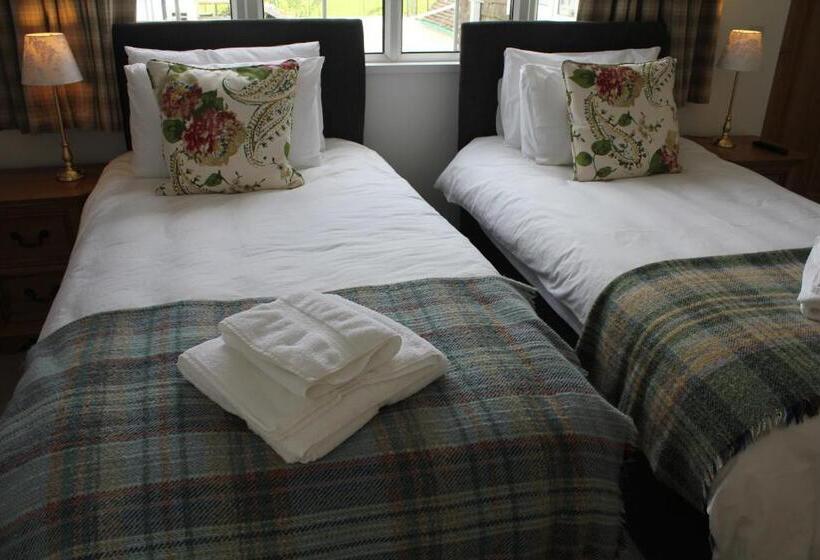 ホテル Three Horseshoes Country Inn