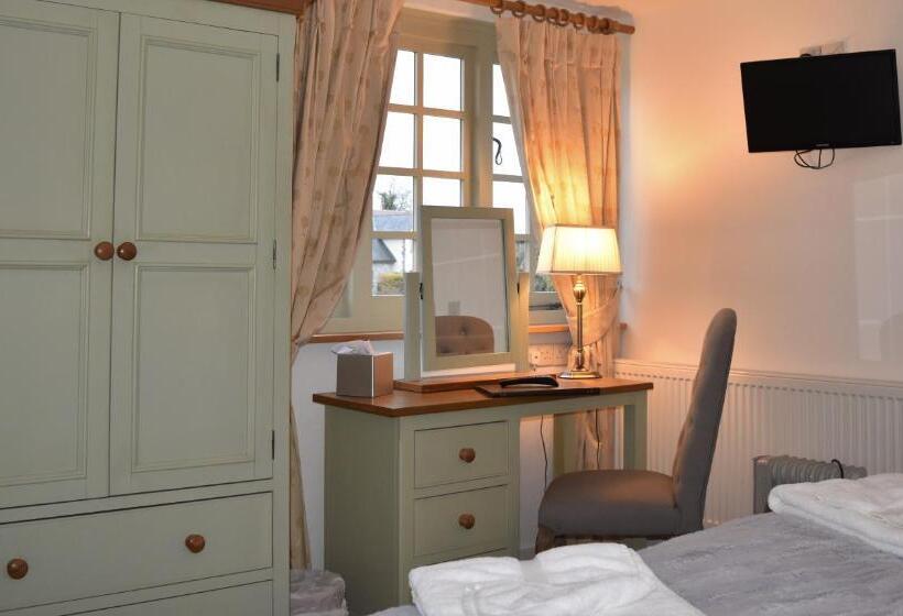 ホテル Three Horseshoes Country Inn