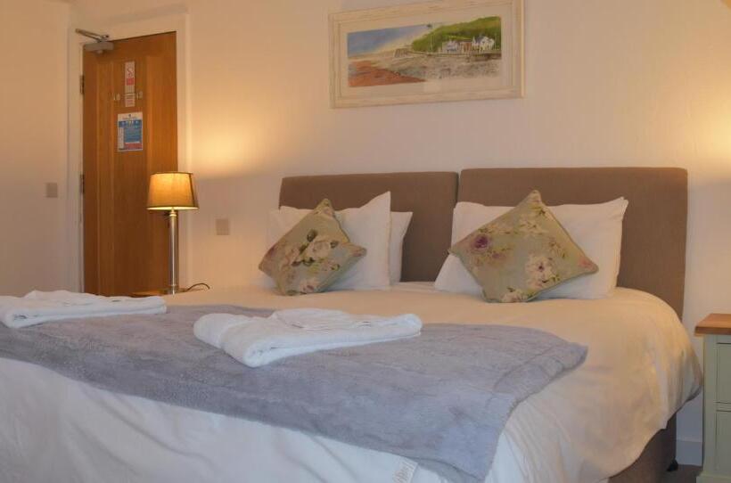 ホテル Three Horseshoes Country Inn