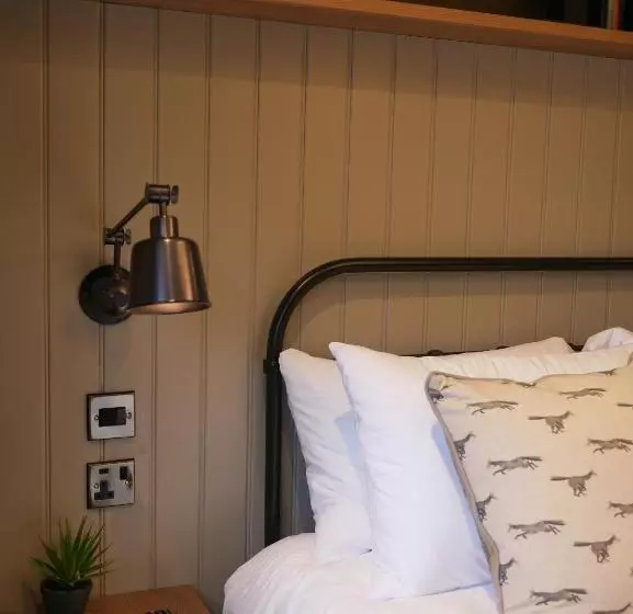 هتل Waggon And Horses, Eaton, Congleton