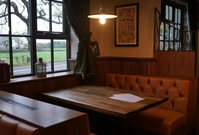 فندق Waggon And Horses, Eaton, Congleton