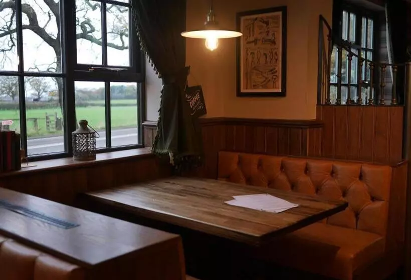 هتل Waggon And Horses, Eaton, Congleton