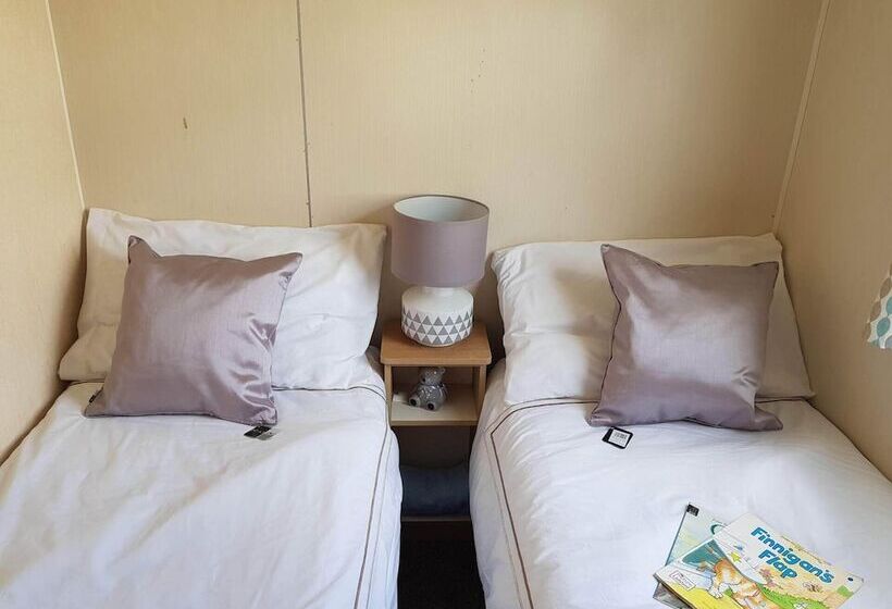 בית מלון כפרי Pool Garden 2br Parking Wifi Sleeps6