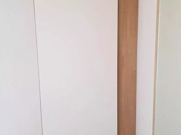 Отель Pool Garden 2br Parking Wifi Sleeps6