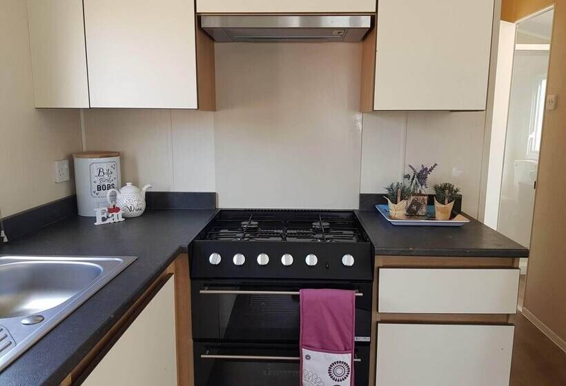 בית מלון כפרי Pool Garden 2br Parking Wifi Sleeps6