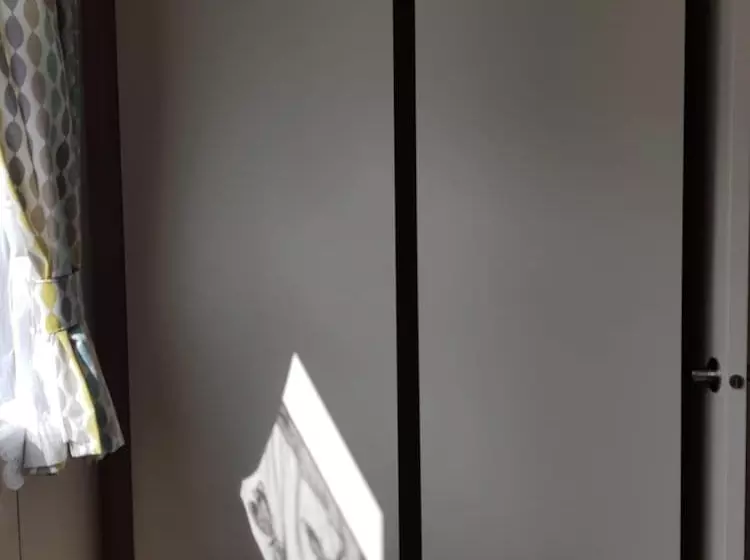 Отель Pool Garden 2br Parking Wifi Sleeps6