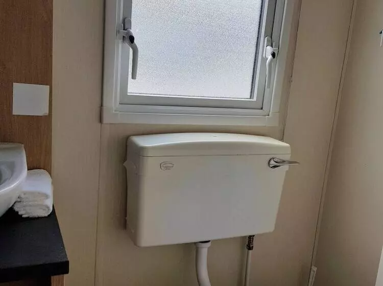 Отель Pool Garden 2br Parking Wifi Sleeps6