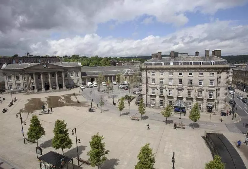 Lux Aparts Huddersfield Central