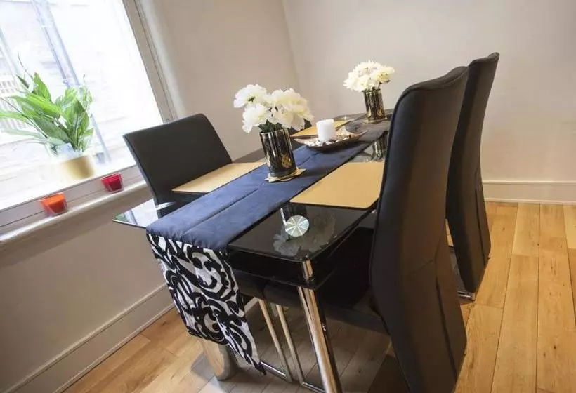 Lux Aparts Huddersfield Central