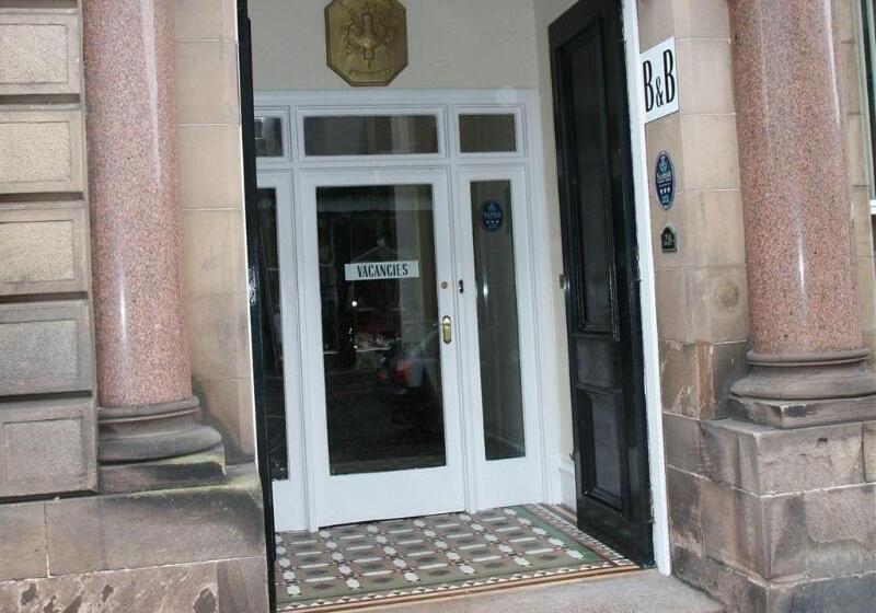 פנסיון Bank Guest House