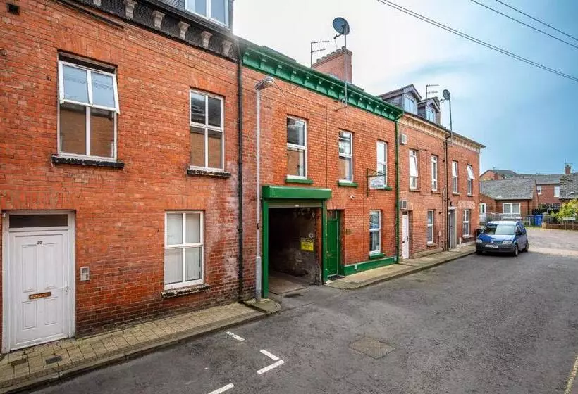 پانسیون Chamberlain House