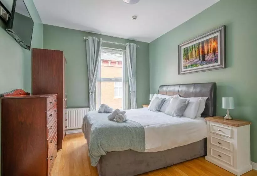 پانسیون Chamberlain House