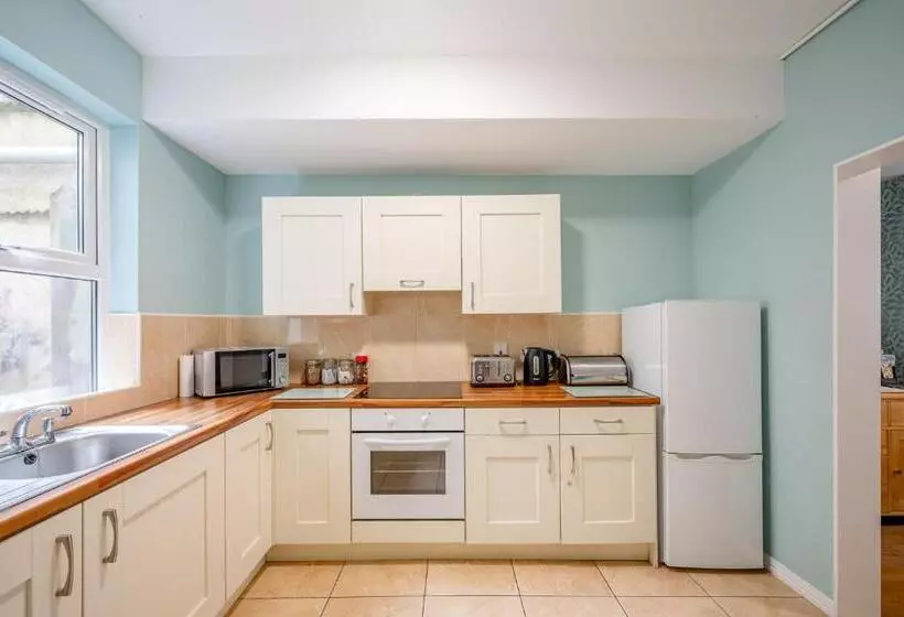 پانسیون Chamberlain House