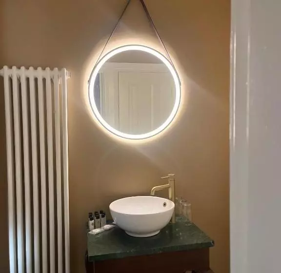 פנסיון Charlemont House