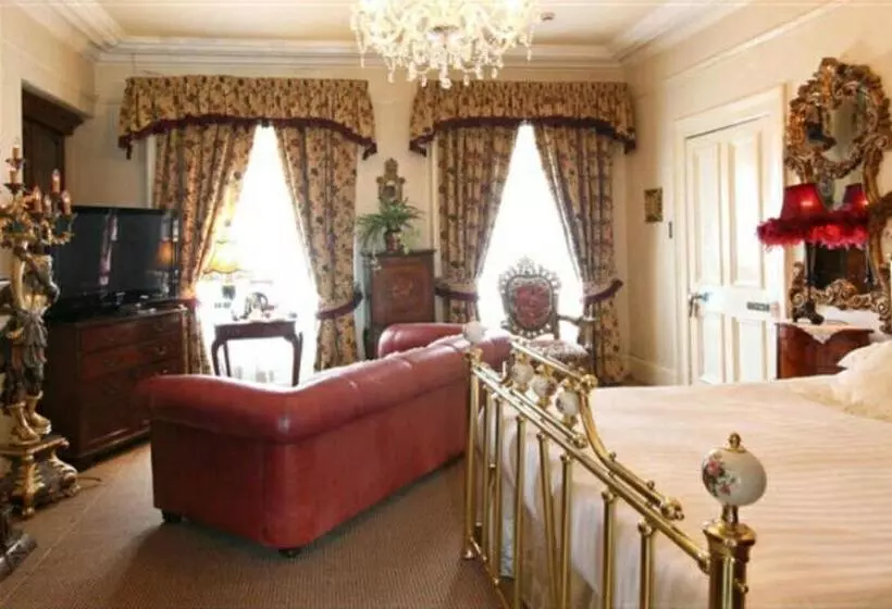 פנסיון Charlemont House