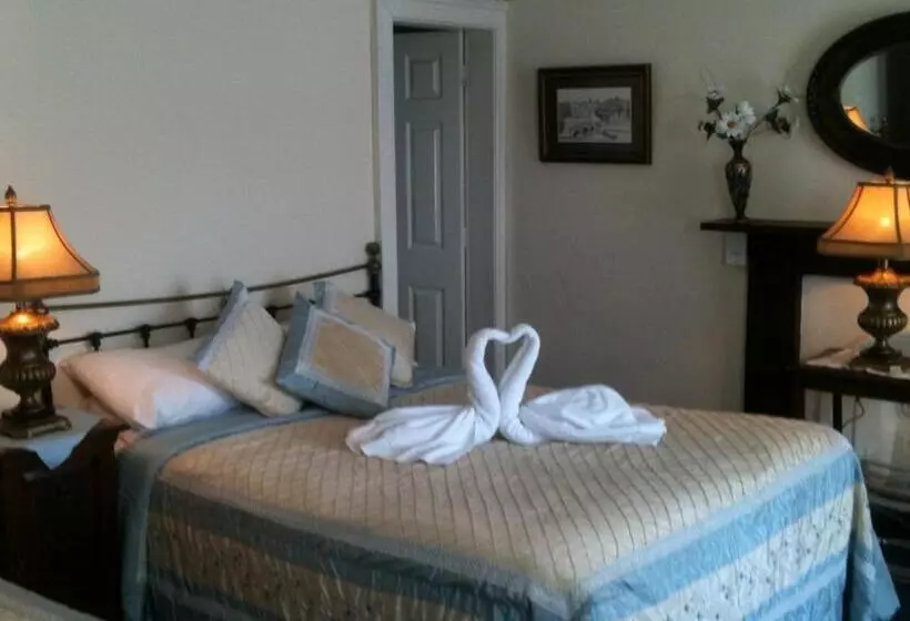 פנסיון Charlemont House