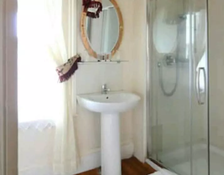 פנסיון Charlemont House