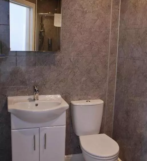 Majatalo Miller House Courtyard