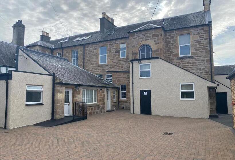 بنسيون Miller House Courtyard