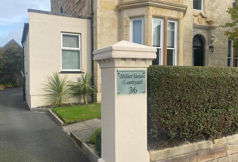 بنسيون Miller House Courtyard