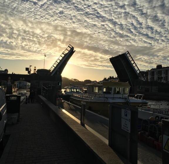 ペンション The Rosefield